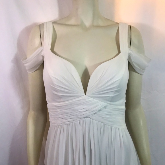Lulu’s gorgeous white wedding gown, size M, NWT - Picture 2 of 11